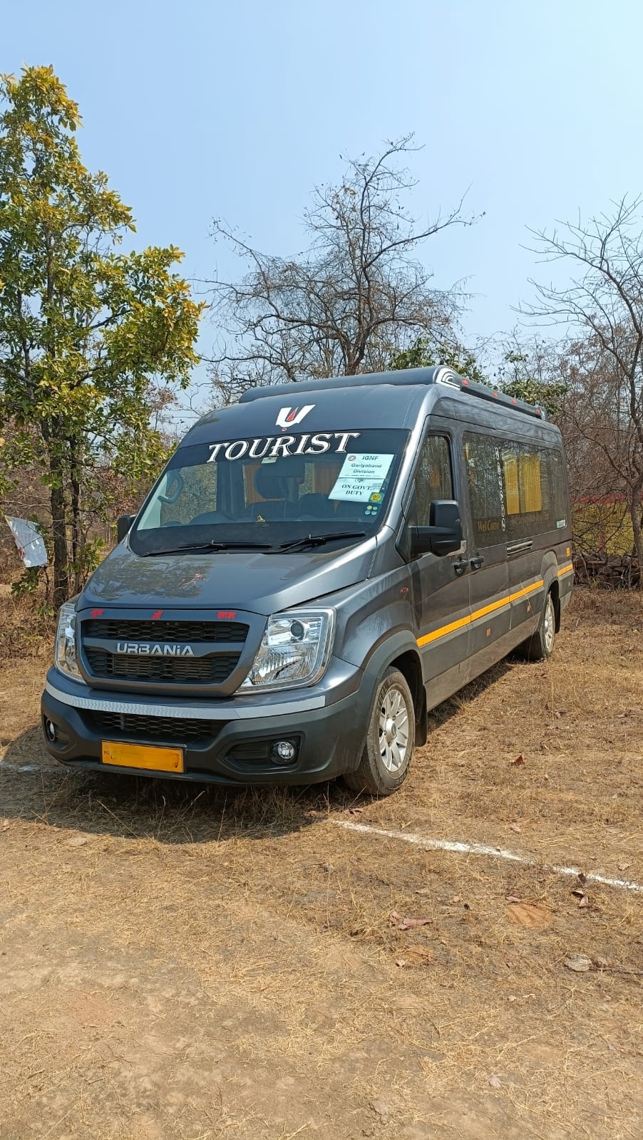 Force Urbania luxury premium van exterior